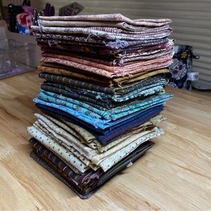 40 Fat Quarter Bundle (Quilting Fabric)